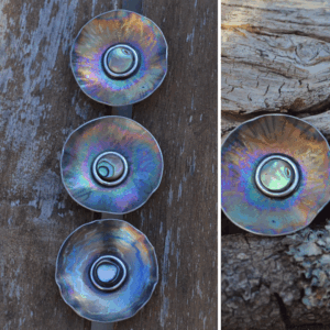Hanger van gekleurd Titanium (lichte kleur) en Abalone schelp